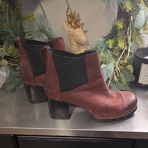 Sorel Chelsea Maroon Heeled Boots